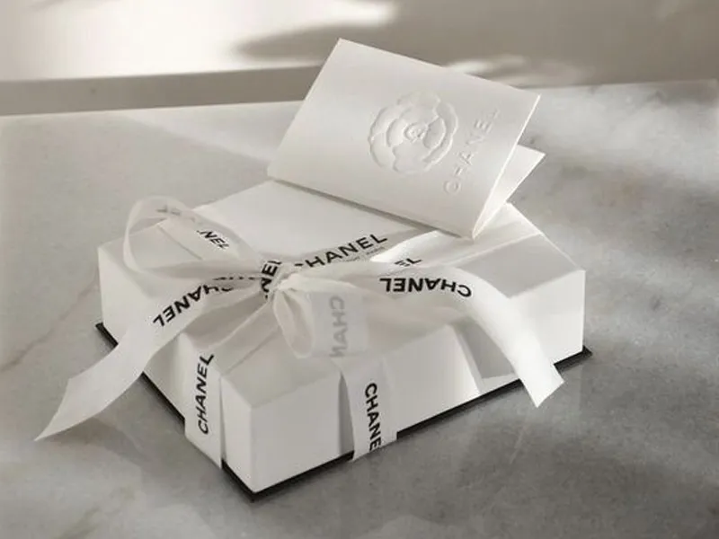 Luxury White Apparel Gift Packaging Box